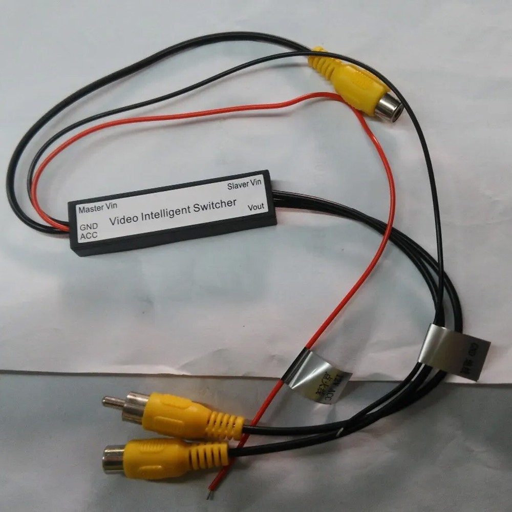 2-in-1 Car RCA Video Switcher – Auto Switch Between Front and Rear Camera