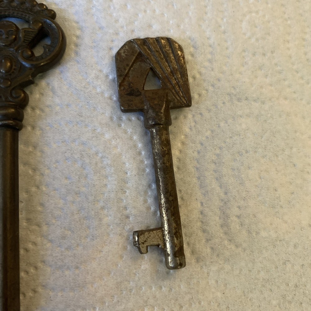Victorian cherub & Art Deco keys