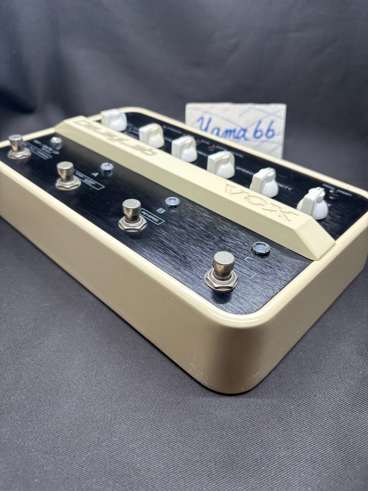 VOX DelayLab Programmable Stereo Delay & Looper Guitar Effect Pedal - Unit Only