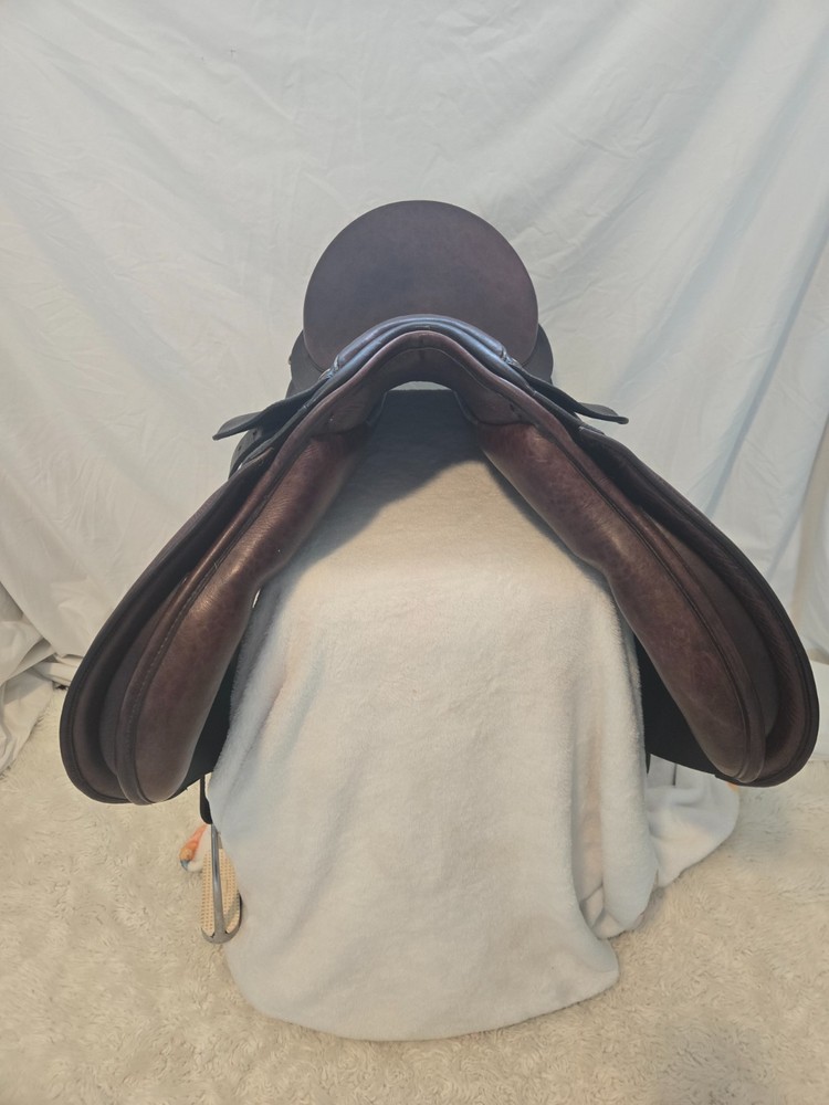 Bates Caprilli 17" CC jump saddle CAIR system adjustable tree Easy Change gullet
