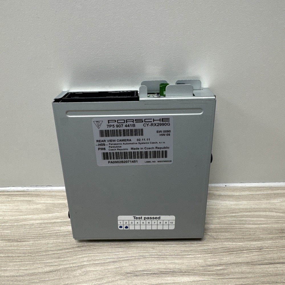 2011-2014 PORSCHE CAYENNE - REAR VIEW / Backup Camera Control Module