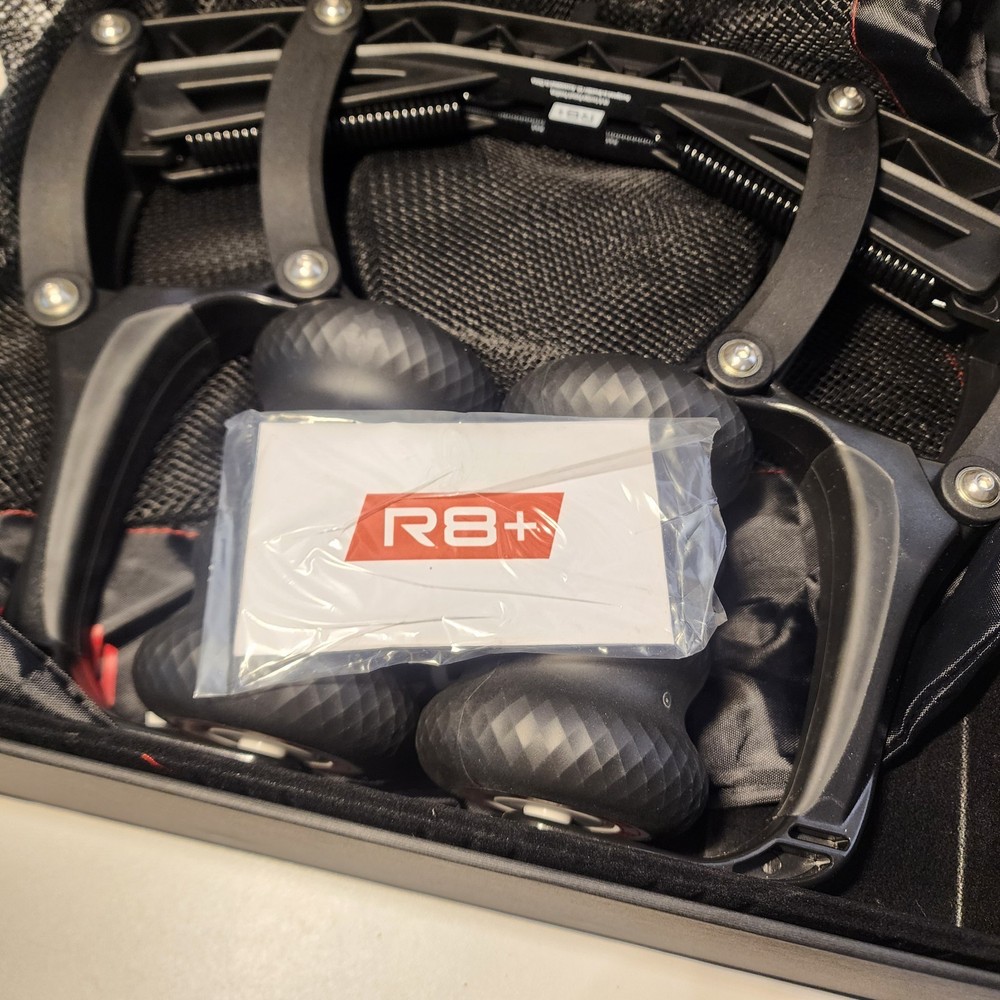 R8 Plus Deep Tissue Massager - Carbon Black