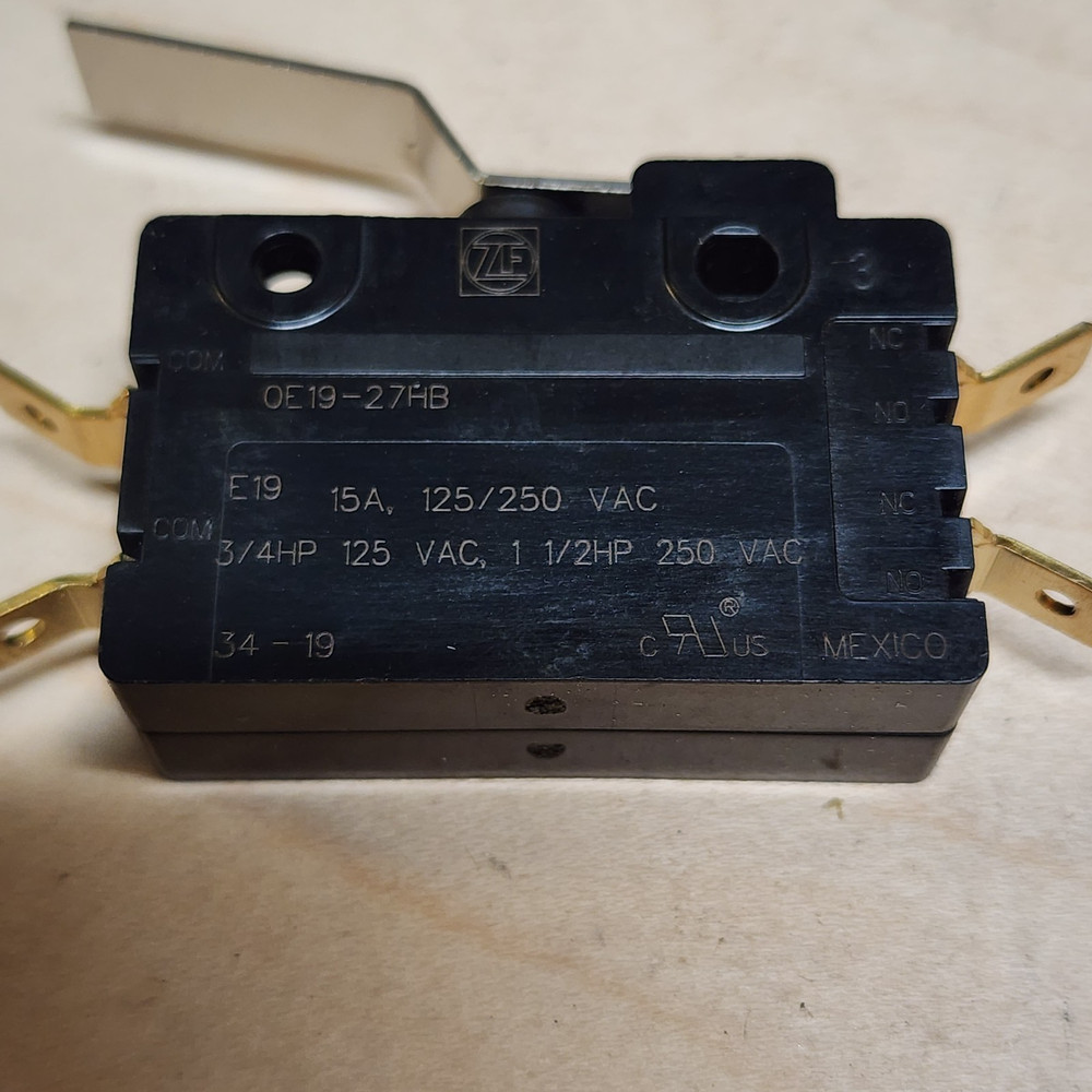 ZF MICRO SWITCH OE19-27 HB E-19 15A 125/250 VAC