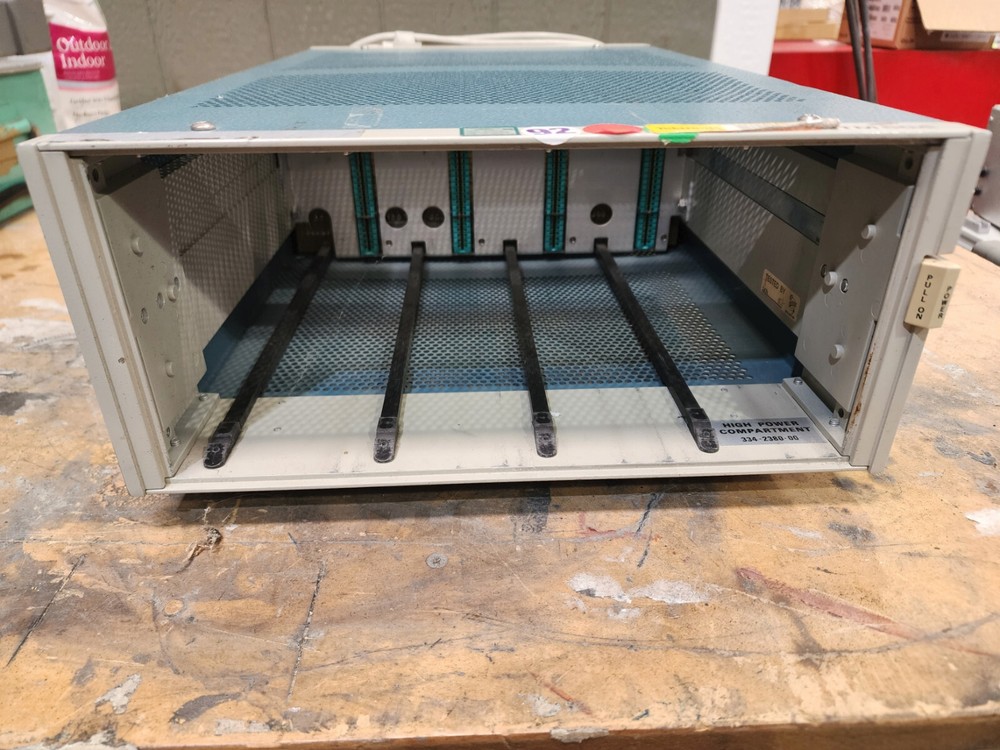 Tektronix TM504 Mainframe Unit A