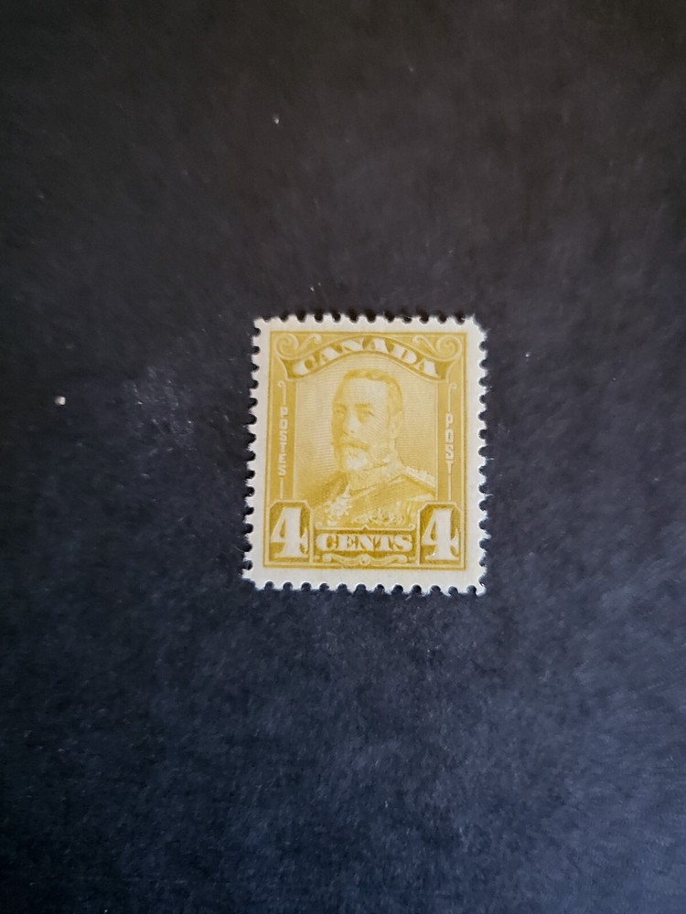 Stamps Canada Scott #152 hinged