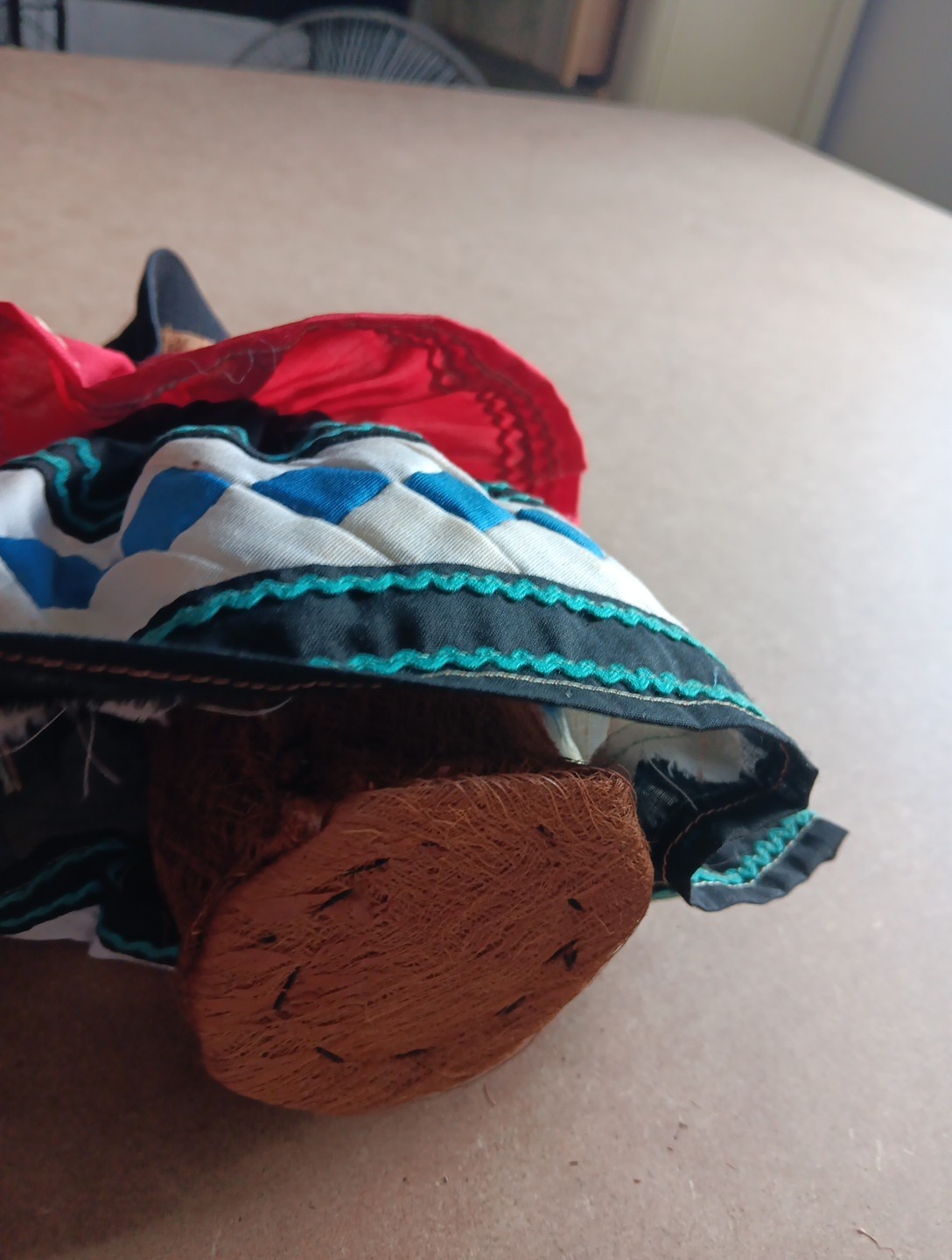 2 Native American Seminole Husk Dolls, Palmetto Fiber Cloth Dresses