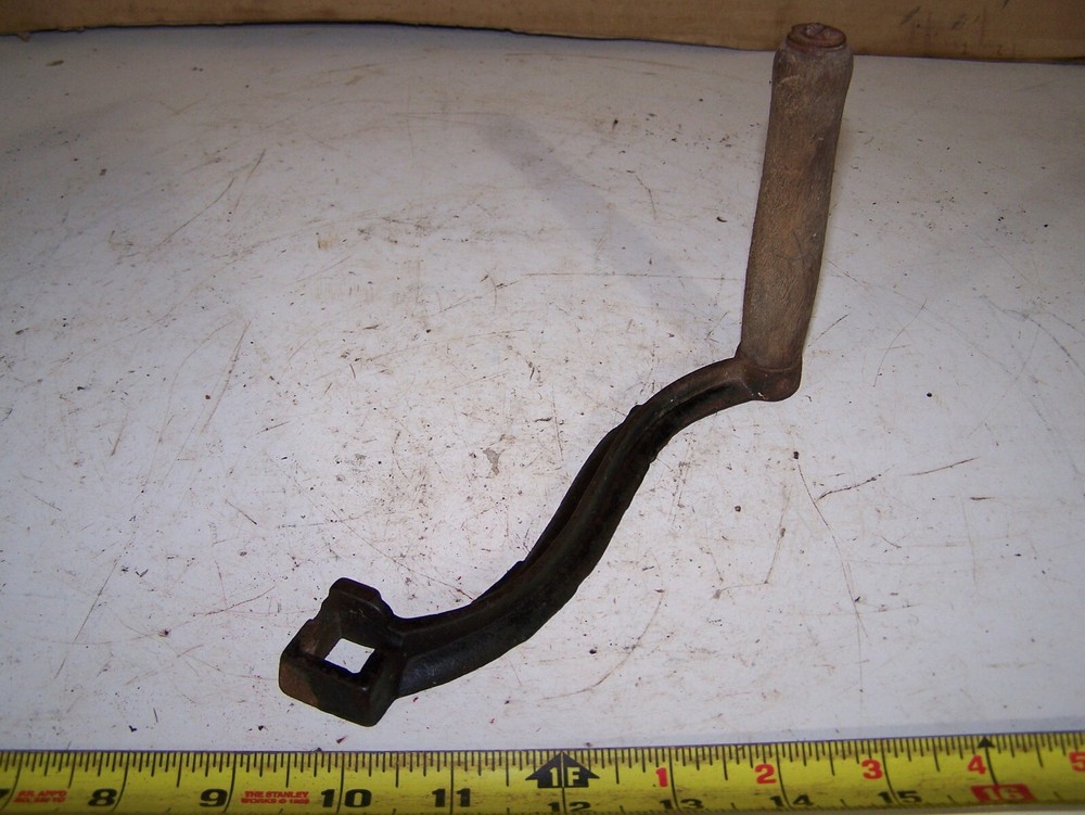 NOS Cast Iron Crank Handle Corn Sheller Pump Grinder Roller 9/16" SQUARE Shaft