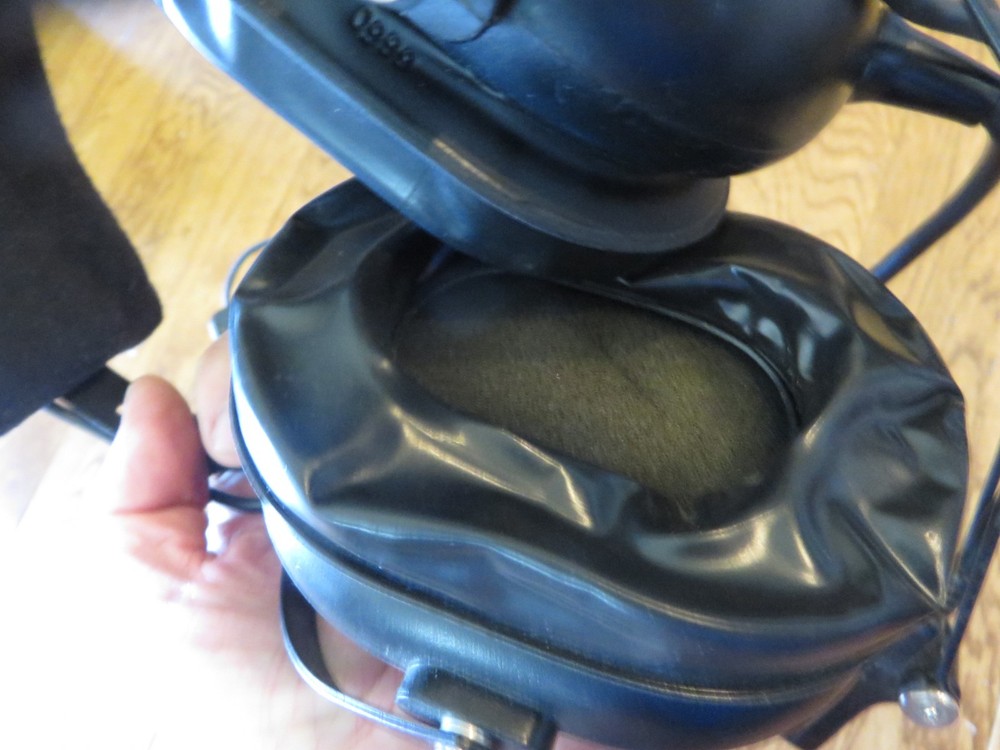 Flightcom Nighthawk Model 4DLX Aviation Headset tested - mic not tested