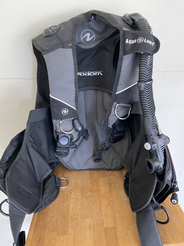 Aqualung BCD Axiom Size Large