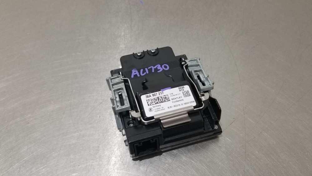 17 BENTLEY BENTAYGA FRONT WINDSHIELD MOUNTED CAMERA 36A907217
