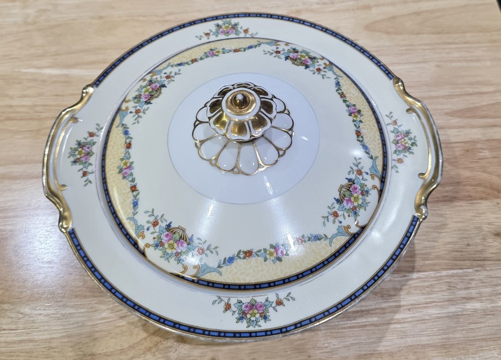 VINTAGE MERCEDES ROUND CASSEROLE by Noritake