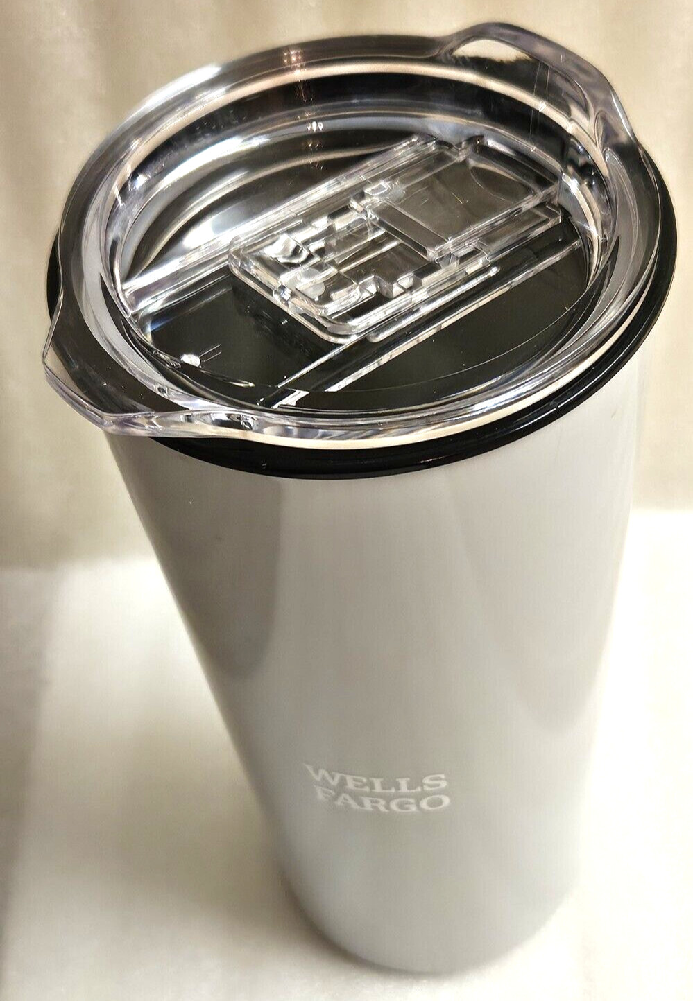 Wells Fargo Bank Grey Travel Cup Mug Tumbler Thermal 16 oz Hot/Cold New..