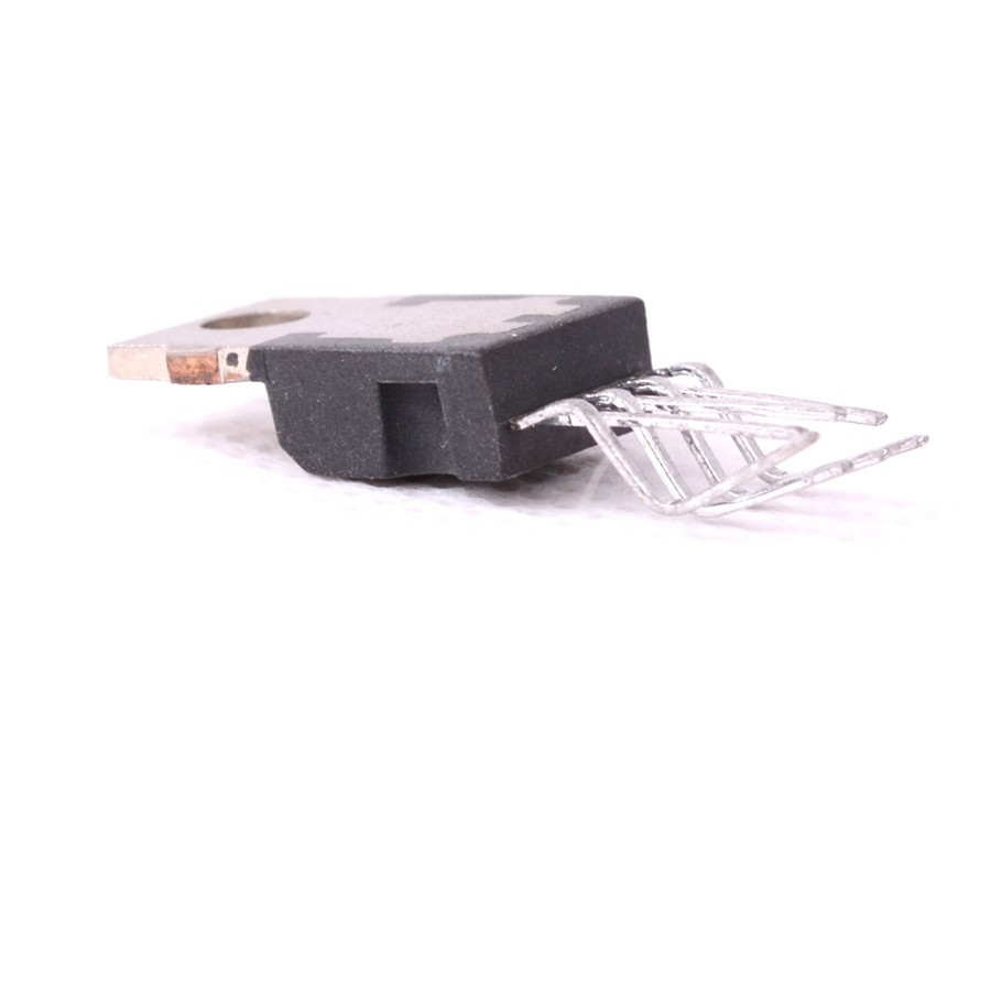 TDA8138A Voltage Regulator - CUSTODIA: ZIP7 MAKE: STMicroelectronics
