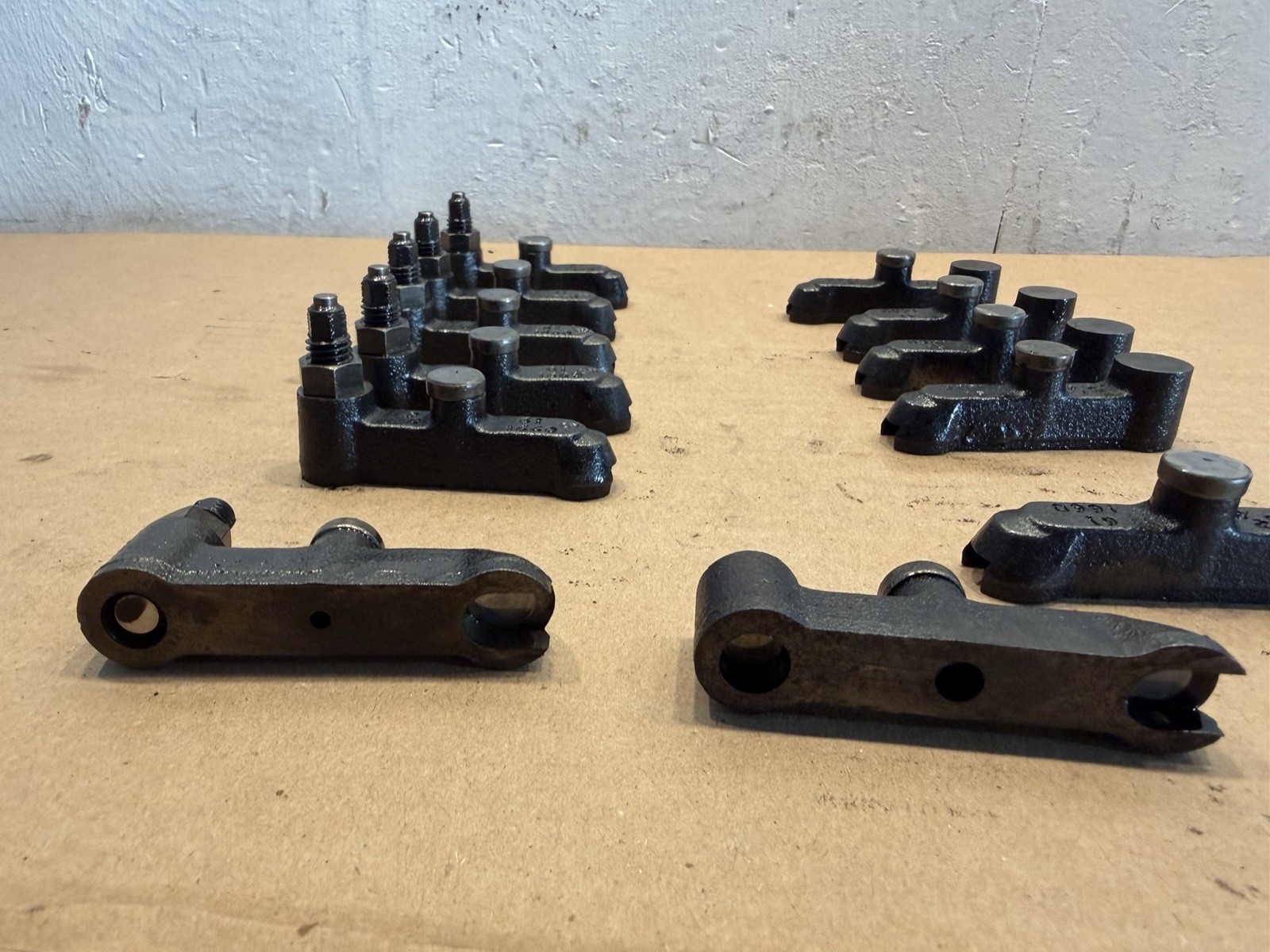 Caterpillar CAT 3176 C10 C12 Diesel Engine Valvetrain Valve Bridges 6I1660 OEM