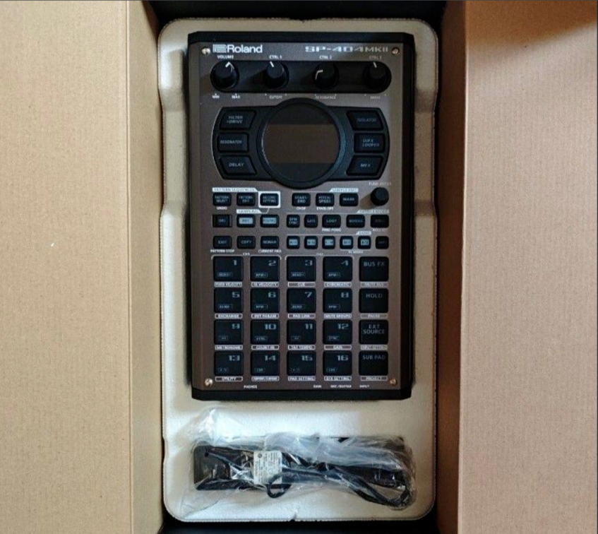 ROLAND SP-404MKII Sampler Effector, Beatmaking Machine, Japan limiteⅾ