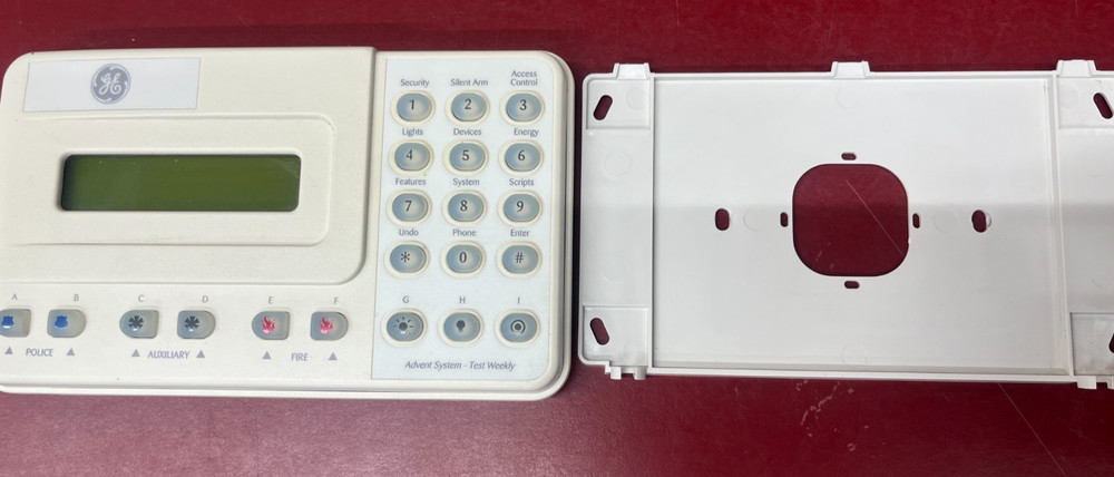 GE Interlogix SuperBus 2000 LCD Alphanumeric Touchpad model 60-803 Off white