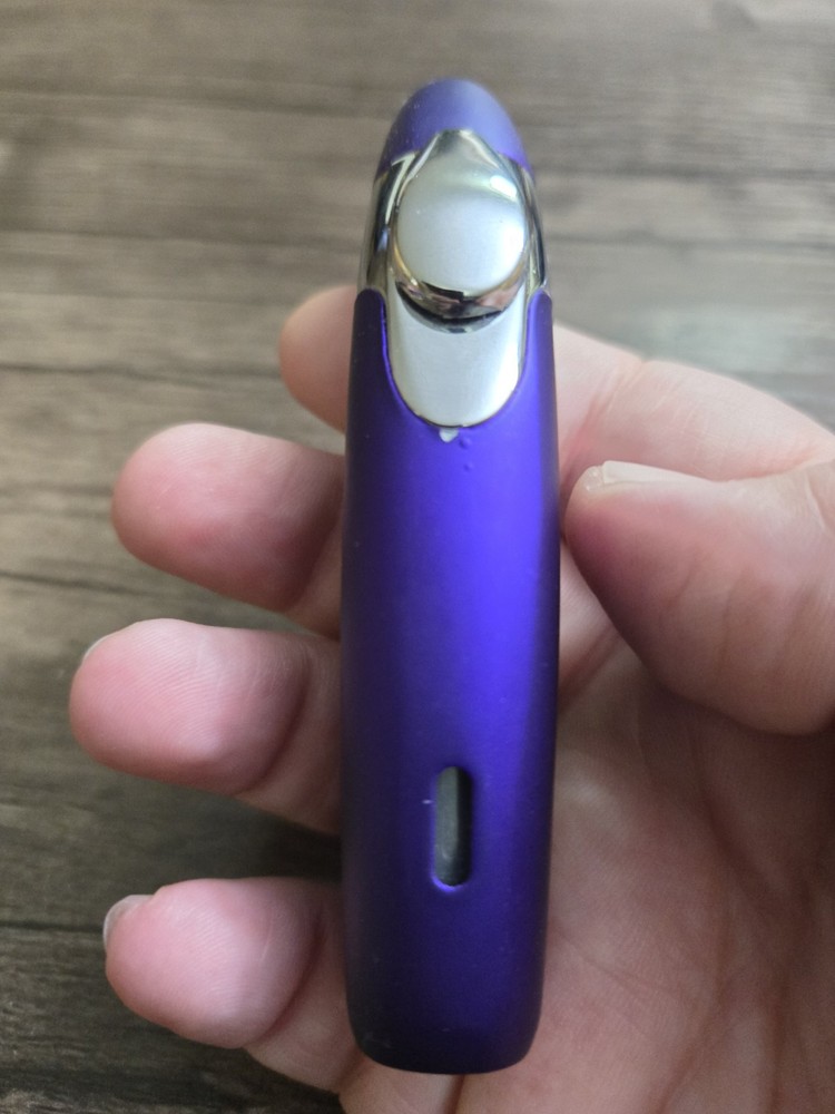 Angled Single Jet Cigar Lighter, Adjustable Flame And Has Fuel Window.