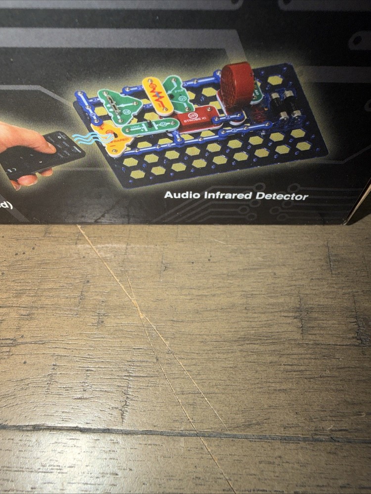 Snap Circuits LIGHT Electronics Exploration Kit Opened Box SCL-175 Fiber Optics