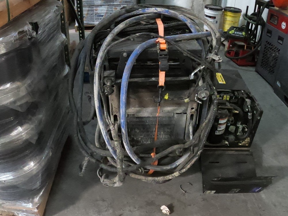 ComfortPro Diesel Auxiliary Power Unit + COMPRESSOR