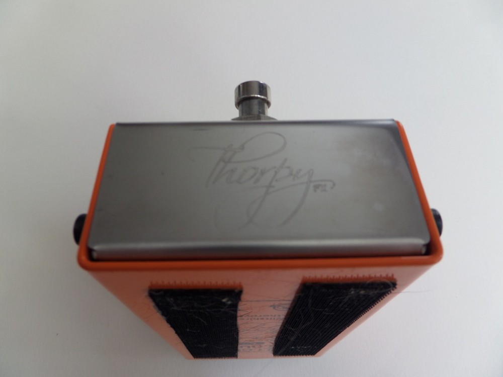 ThorpyFX Fallout Cloud V2 Fuzz Guitar Effect Pedal