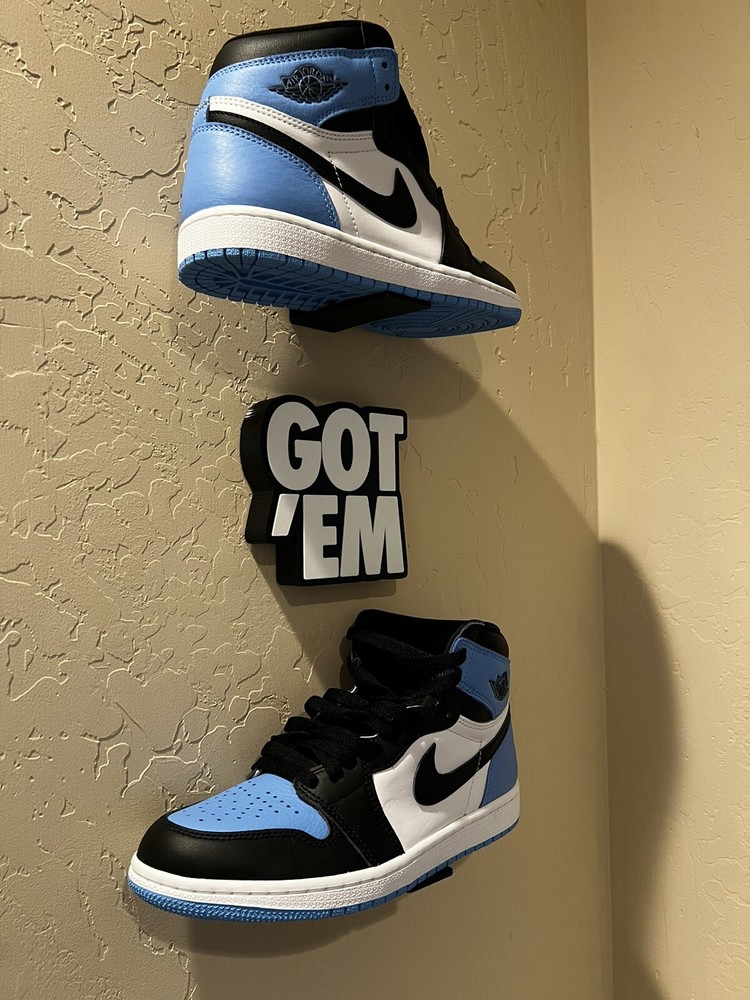 Got Em Sneaker Sign and Floating Stand/Display Snkrs