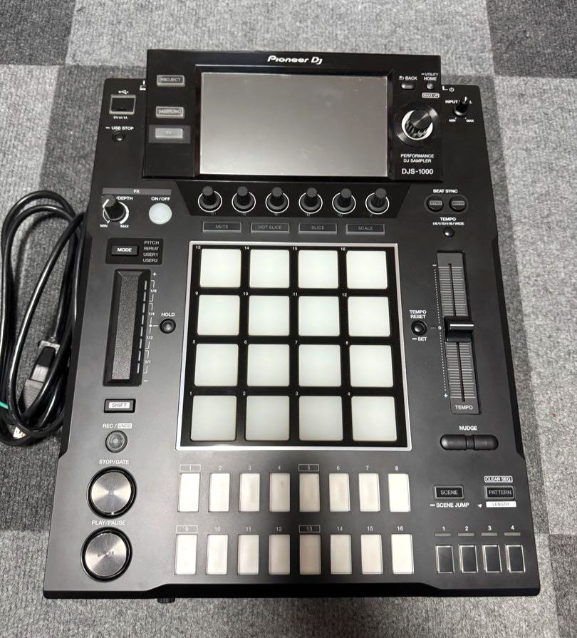 Pioneer DJS-1000 DJ Sampler 7" Touchscreen 16 Performance Pads Sequencer Works