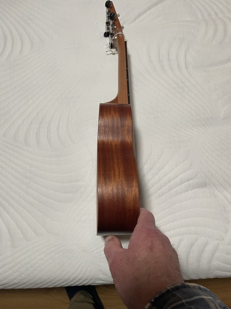 Alvarez RU22S Ukulele Excellent Condition