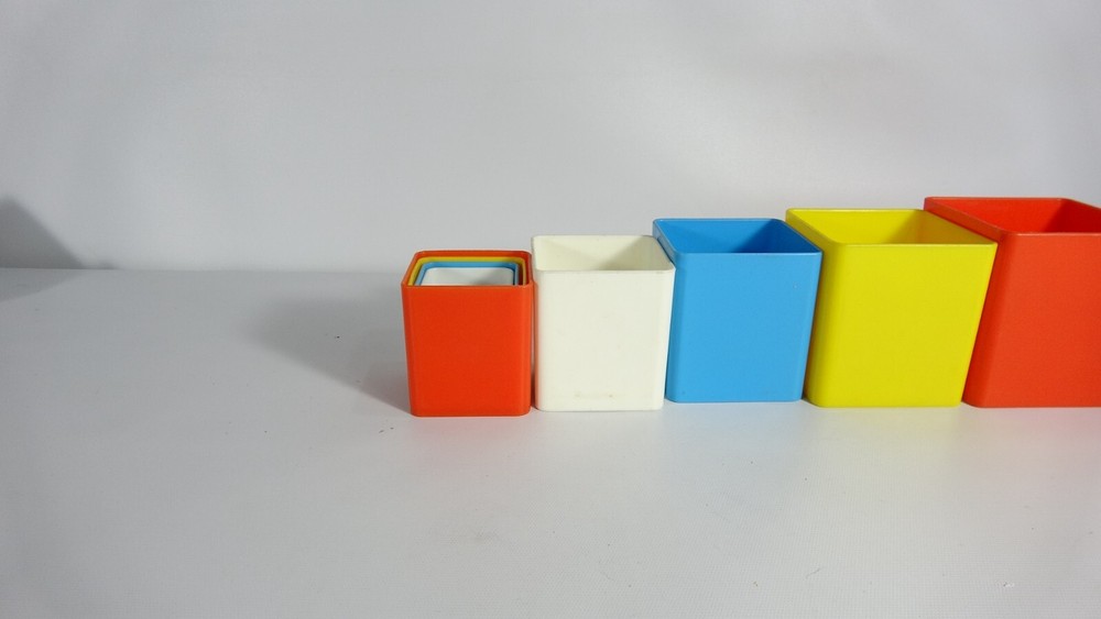 Made In Italy Colored Plastic Stacking Kids Learning Cubes - 8