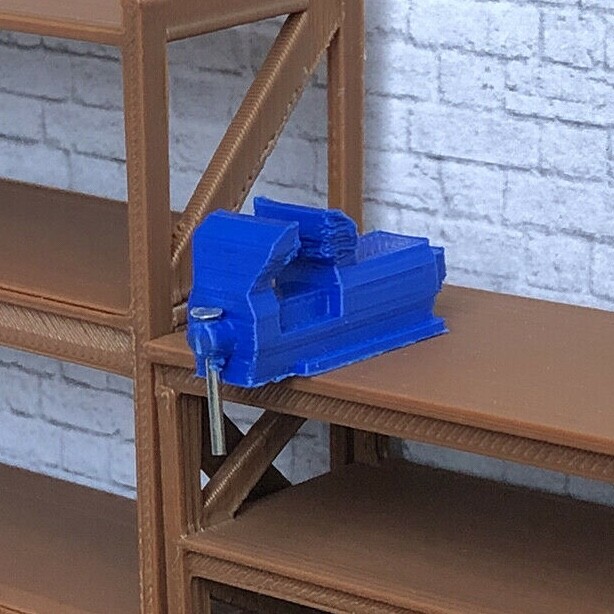 Vice for 1:18 Scale Diorama Garage or Workshop