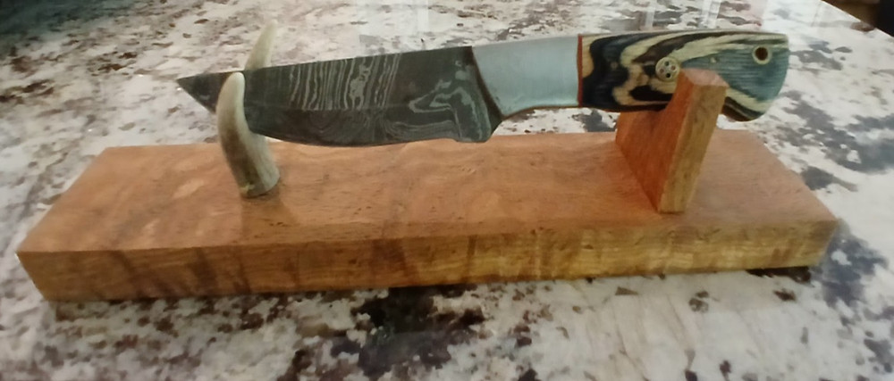 Oak Hunting Knife Display Stand