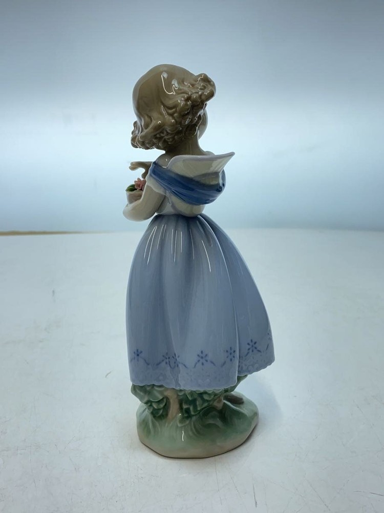 Lladro Interior Grocery WHT 8247 Beyond Light Used