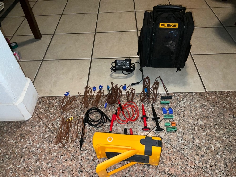 Fluke 753 Multifunction Documenting Process Calibrator