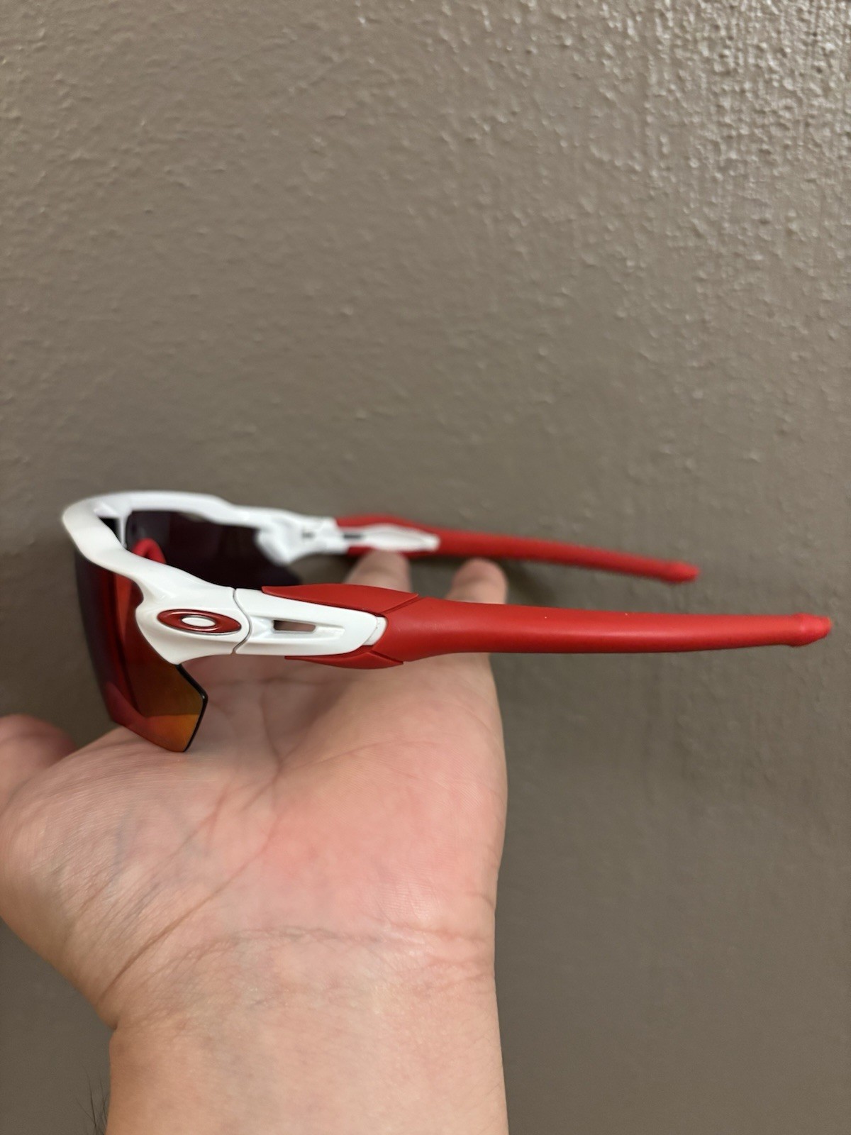 Oakley Radar EV Path Red/White Sports Sunglasses Model OO9208-05. 128 *NO CASE*