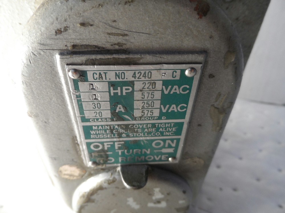 Russell & Stoll 4240FC Explosion Proof Receptacle 1HP