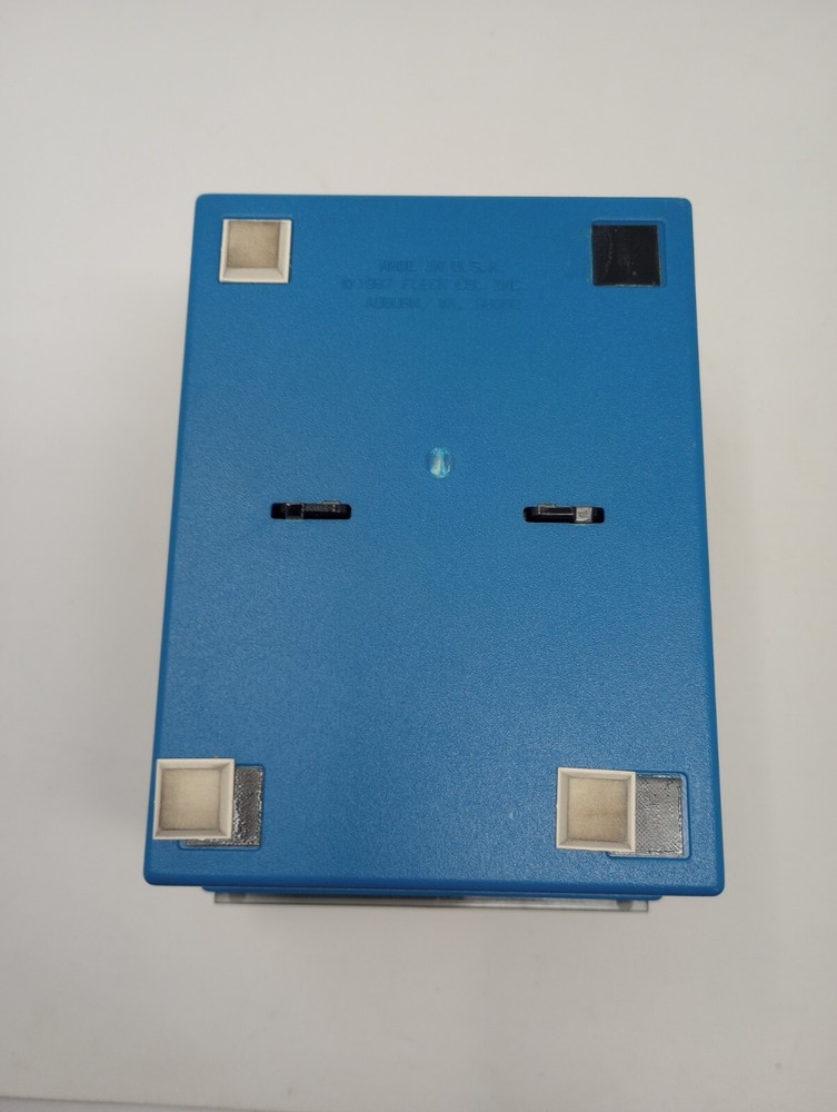 Vintage 1987 Egghead Software 3.5" Floppy Disk Storage Container Case