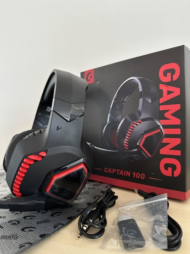 Captain 100 wireless gaming headset with microphone