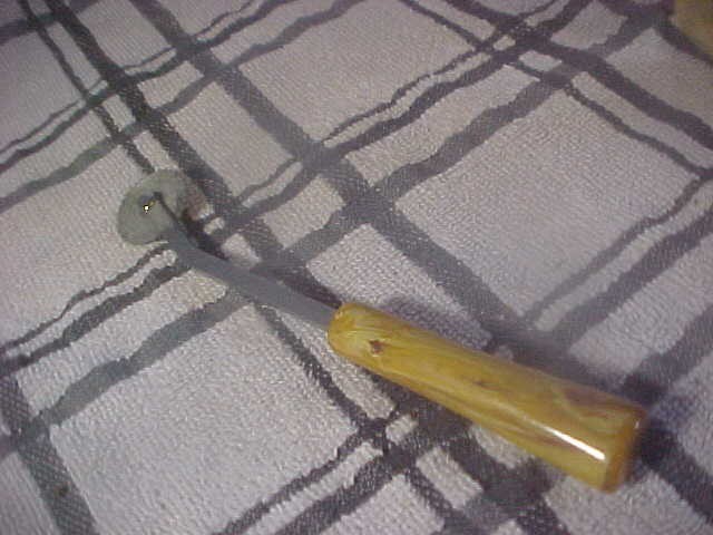 Vintage Dritz Tracing Wheel Pattern Marker Sewing Tool Bakelite? Handle