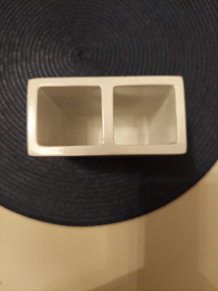 TOOTHBUSH HOLDER WHITE CERAMIC
