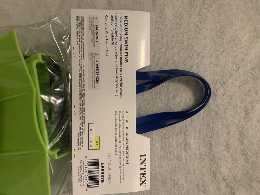 Green Medium Size Adjustable Flipper Pair. Size 6-11