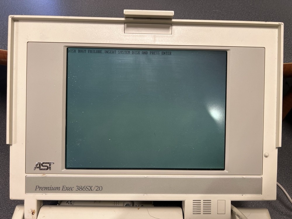 AST Premium Exec 386SX/20 laptop computer