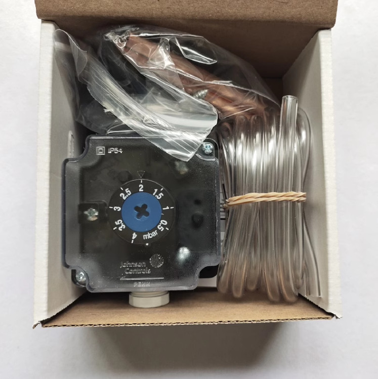 1pcs Johnson P233A-4-AKC Gas Pressure Difference Switch