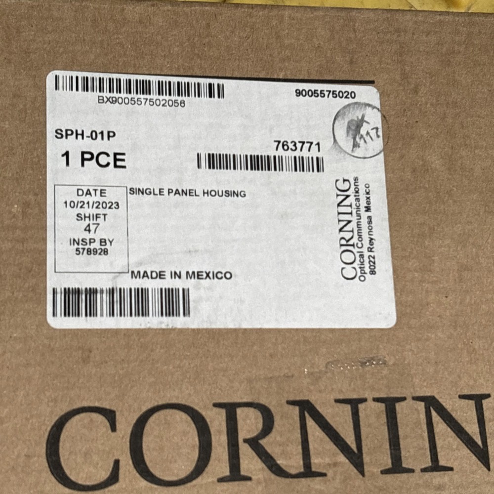 Corning Single-Panel Housing Wall-Mountable Black, for 1 CCH Panel SPH-01P ~STSI