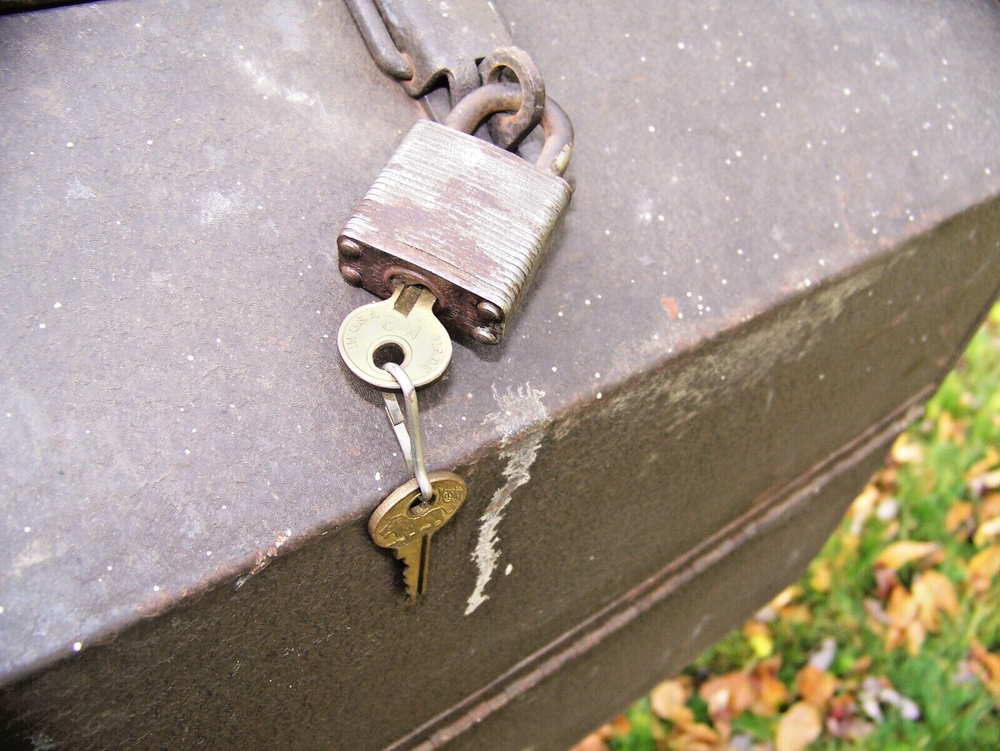 Kennedy Toolbox 1018 Cantilever Toolbox with Lock & Keys