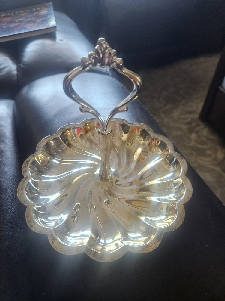 Old Hampshire Silversmiths Scalloped Server