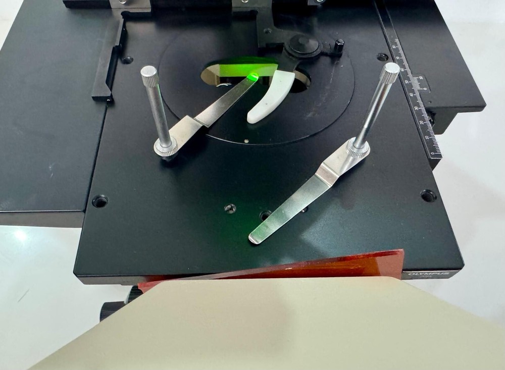 Olympus IMT-2 Inverted Fluorescence Microscope w/ LWD CDPlan & SPlan Objectives