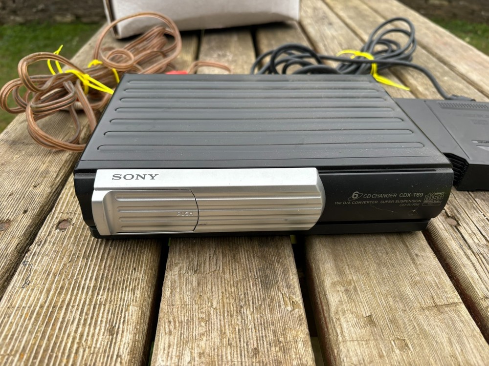 Sony 6 CD Changer CDX-T69 Untested