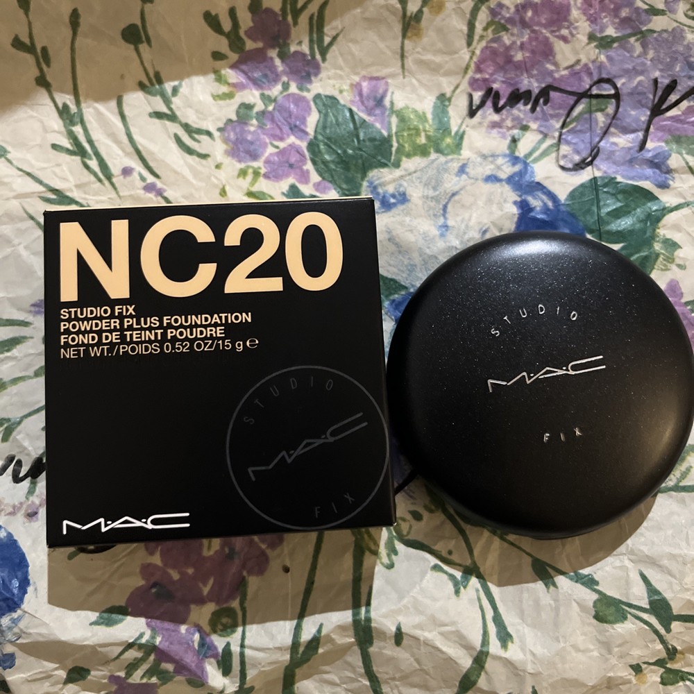 Mac Studio Fix Powder Plus Foundation (NC20)