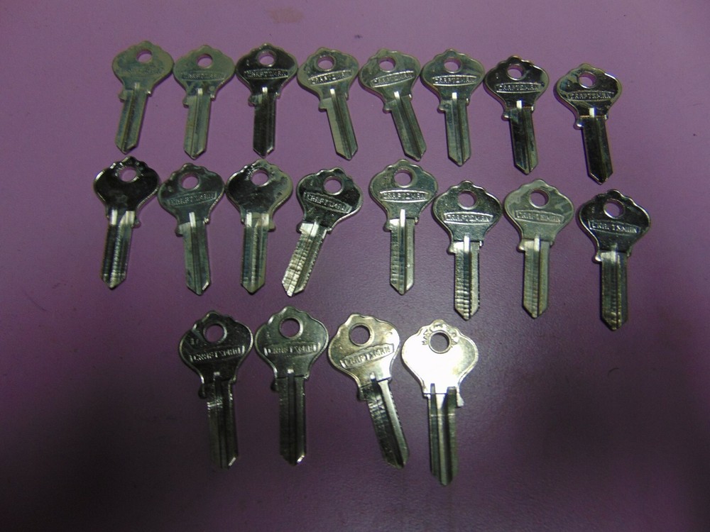 19 KEYS ORG. CHARFTMAN KEYS BLANKS UNCUT LOCKSMITH