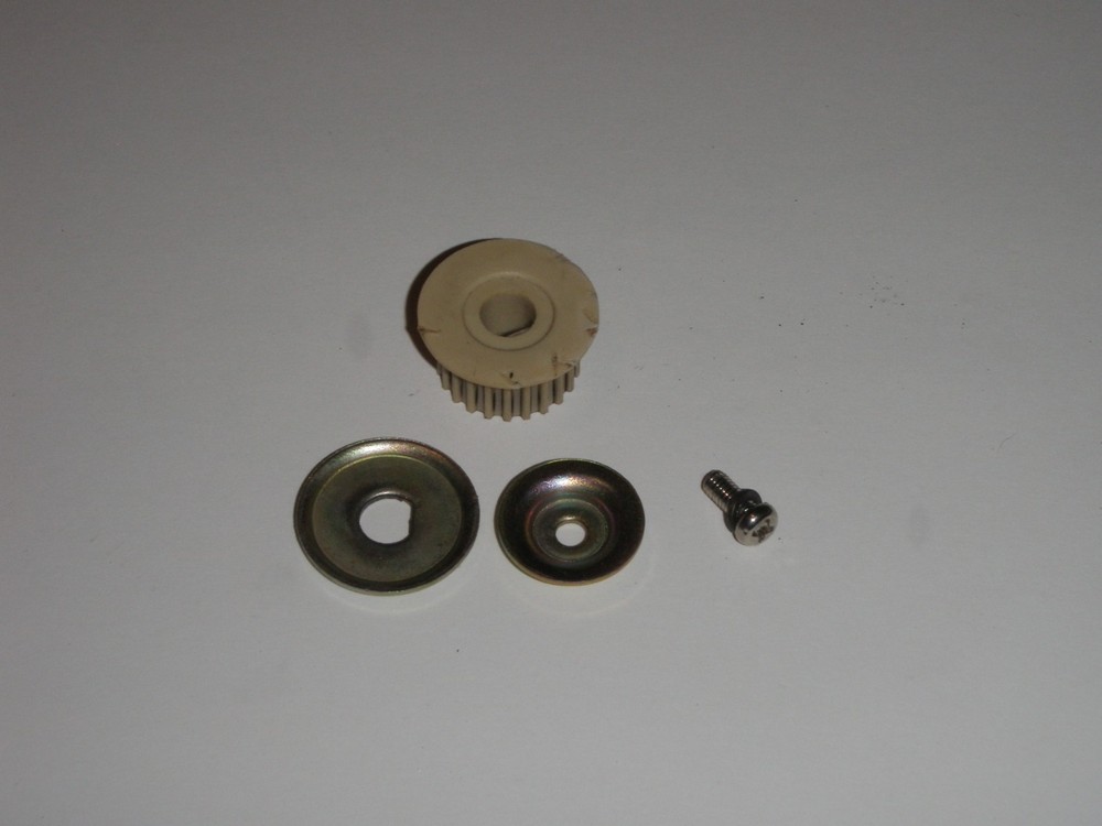 Small Gear for Breadman Ultimate Bread Maker TR2200CE (3-Rivet Pan Version)