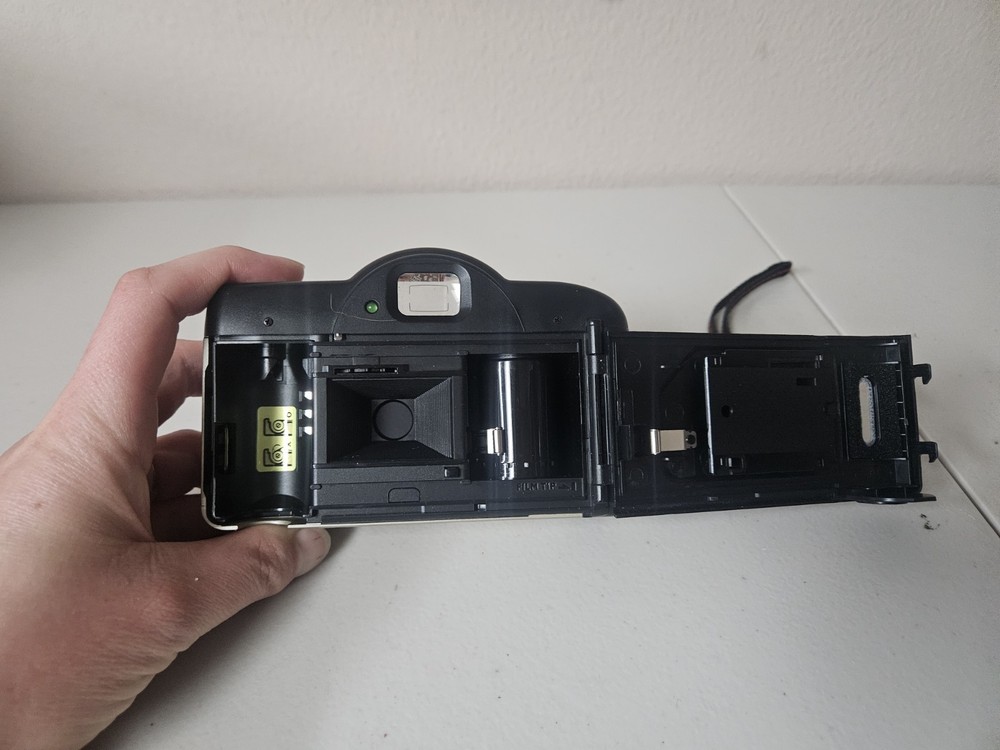 Bell & Howell BF-710 35mm Fully Automatic Film Camera